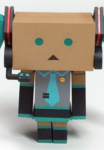 可动手办 阿楞 初音Ver. 四叶妹妹 纸箱人 | Hpoi手办维基