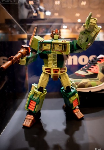 变形金刚MP系列 变形金刚 擎天柱 “Duck Camo”