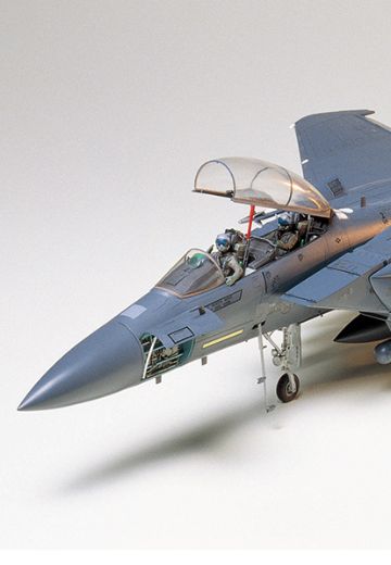 60302 1/32 麦克唐纳·道格拉斯 F-15E 打击鹰