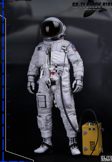 DAMTOYS 78032 SR-71 黑鸟 侦察机 试飞员 TEST PILOT | Hpoi手办维基