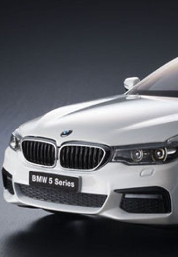 原创 1/18 BMW 5系 (G30) 矿物白 | Hpoi手办维基