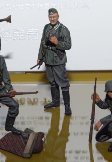 35371 1/35 军用微型系列 德国步兵套装(大战中期)