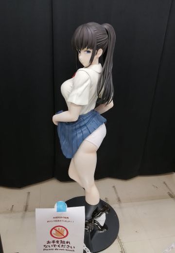 一脸嫌弃表情的妹子给你看胖次  濑贺爱理 等身