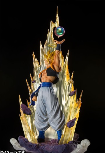 FiguartsZERO [超激战]  龙珠Z 复活！悟空与贝吉塔的合体  超级赛亚人悟吉塔 | Hpoi手办维基