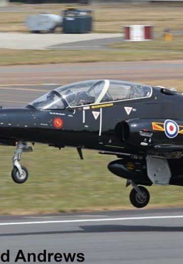 1/32 英国航宇 T2鹰式教练机