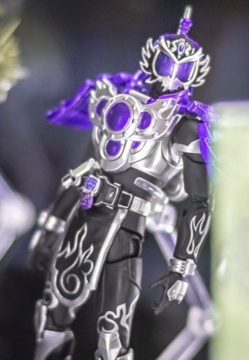 S.H.Figuarts  舞台剧『假面骑士斩月』 -铠武外伝- 假面骑士原型龙玄 葡萄武装 | Hpoi手办维基