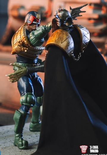 极致迷你系列 特警判官 凝视德雷德的拳头 超可动人偶套装