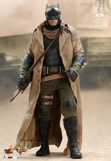 MMS372  蝙蝠侠大战超人：正义黎明 噩梦蝙蝠侠 珍藏人偶 | Hpoi手办维基