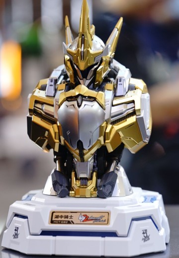 先祖效应 湖中骑士胸像充电中心 | Hpoi手办维基