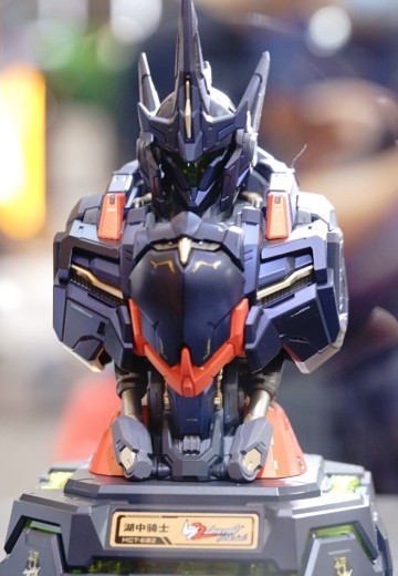 先祖效应 湖中骑士胸像充电中心 | Hpoi手办维基