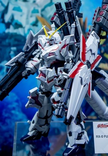 高达宇宙 机动战士高达独角兽 RX-0 全装独角兽高达