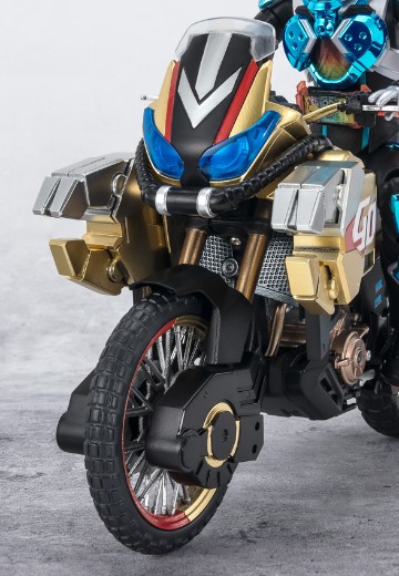 S.H.Figuarts   黄金冲锋号