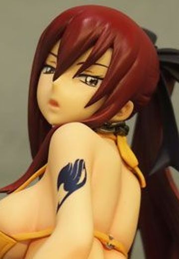 妖精的尾巴 艾尔莎・史卡雷特 泳装