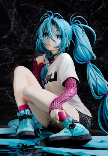 初音未来×米山舞 The Latest Street Style 