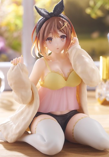 TAITO抽彩 莱莎的炼金工房～常暗女王与秘密藏身处～动画版 闪耀夜空与秘密晚会 A奖 莱莎人偶