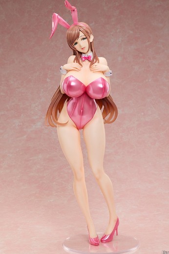 真田美菜子 裸腿兔女郎