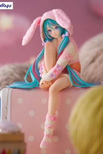 初音未来 压泡面人偶-兔耳睡衣-