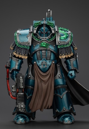 战锤：荷鲁斯之乱 阿尔法军团 穿铁骑终结者盔甲的执政官