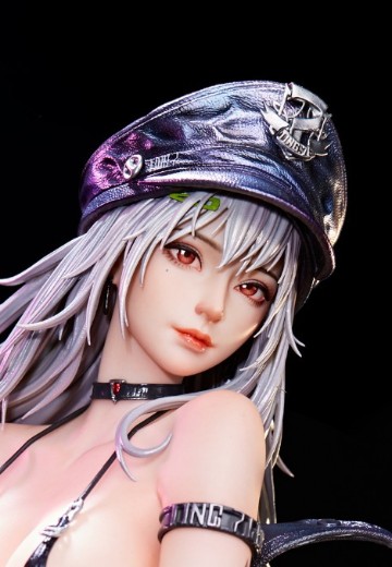 《炽须尾》1/4比例雕像 黑衣版