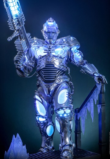 《蝙蝠侠与罗宾》急冻人 1:6比例珍藏人偶（普通版） | Hpoi手办维基