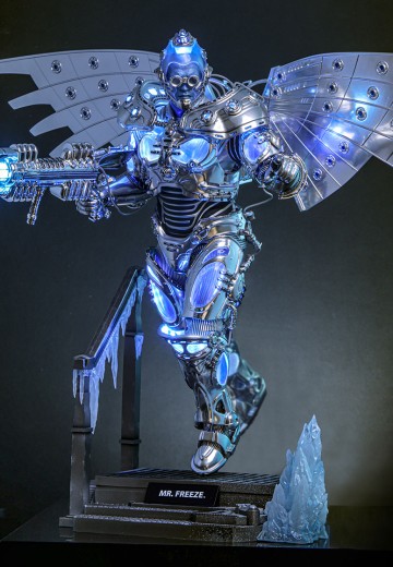 《蝙蝠侠与罗宾》急冻人 1:6比例珍藏人偶 （豪华版） | Hpoi手办维基