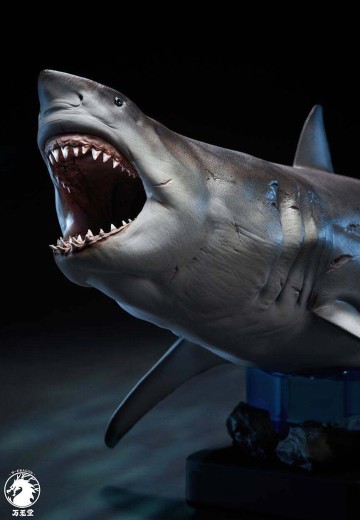 1/18比例大白鲨PVC手办