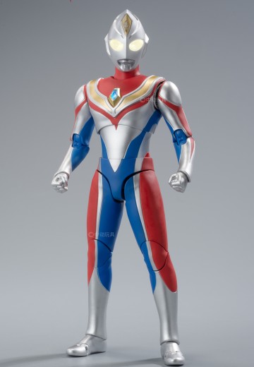 奥特曼光系列 戴拿奥特曼 闪亮型