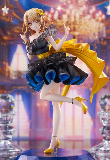 一色彩羽 星空礼服