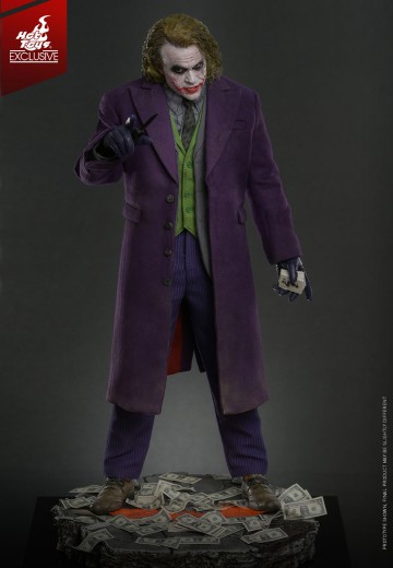 《蝙蝠侠：黑暗骑士》小丑1:6比例珍藏人偶 (植发版)