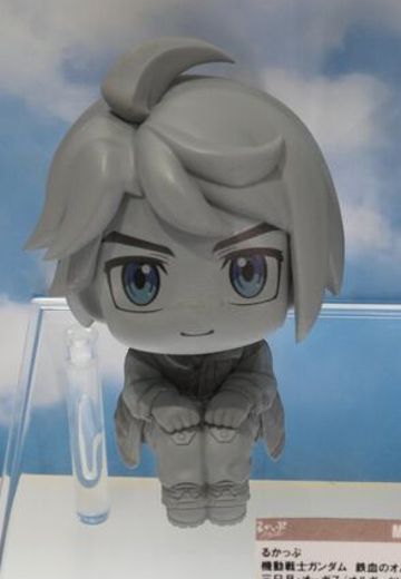 Look up 机动战士高达 铁血的奥尔芬斯 三日月·奥古斯