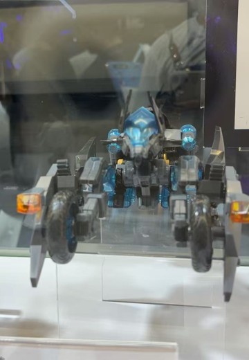 多功能变形摩托车型机器人