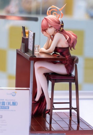 蔚蓝档案 陆八魔爱露（礼服）纪念大厅版