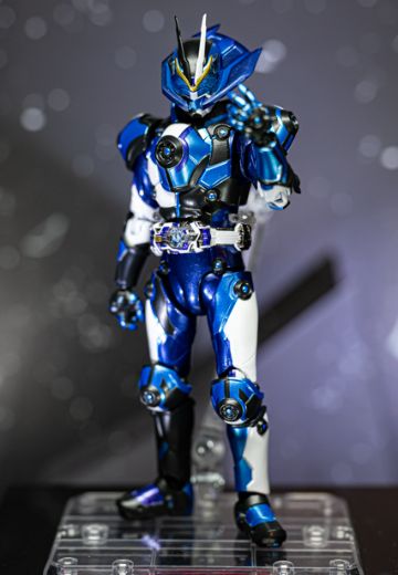 S.H.Figuarts 假面骑士吉恩谛睨