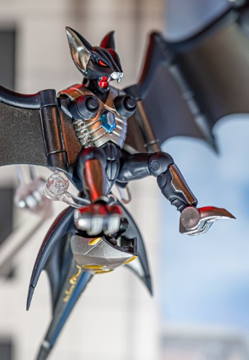 S.H.Figuarts 黑暗之翼