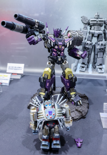 AMK PRO系列 变形金刚IDW 塔恩