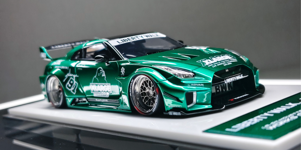 Make Up LBWK × XLARGE 35GT-RR