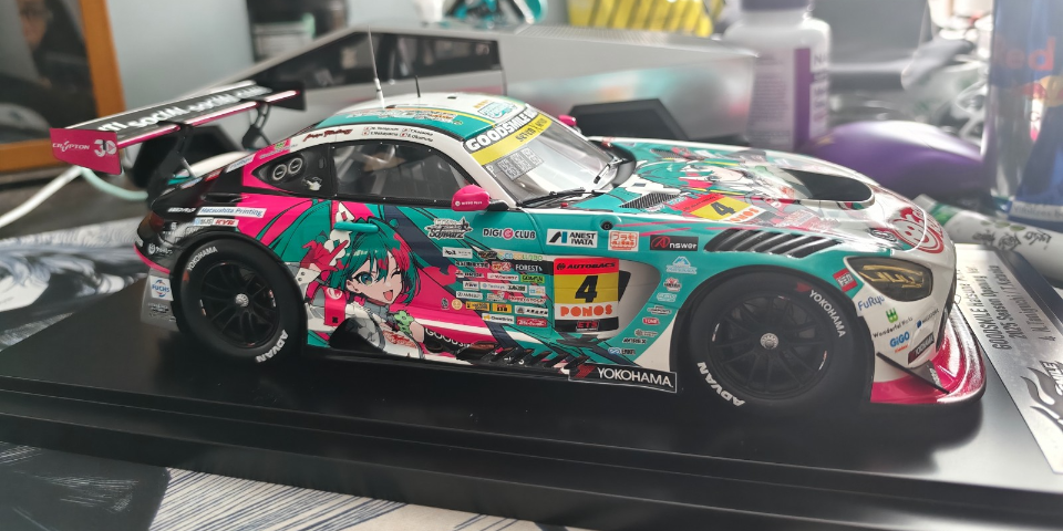 今年这小车比去年好看多了