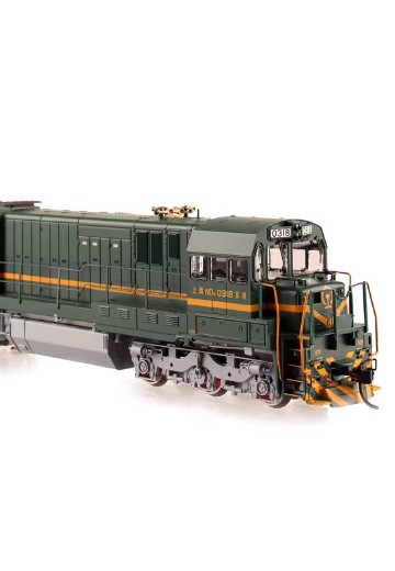 CD010 ND5-2内燃机车