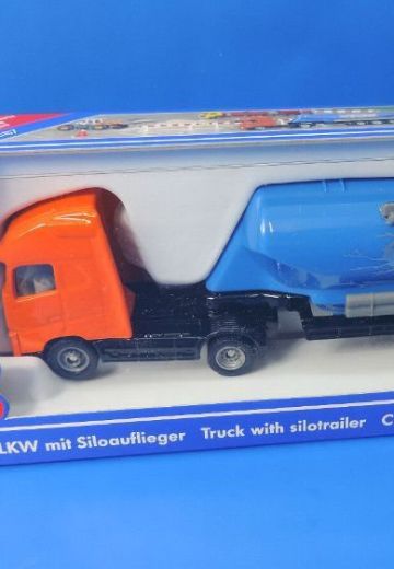 1792 沃尔沃4×2牵引车+半挂筒仓拖车