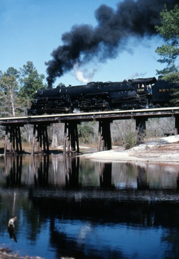 诺福克&西部铁路A型2-6-6-4蒸汽机车火车