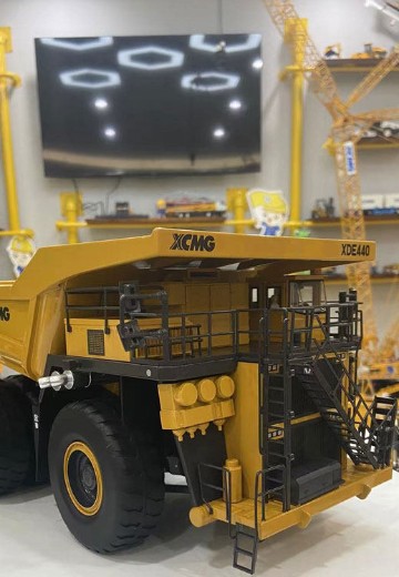 1/48 徐工XDE440矿山自卸卡车