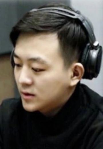 胡良伟
