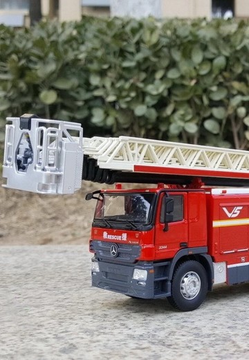 徐工YT60云梯消防车 梅塞德斯-奔驰底盘