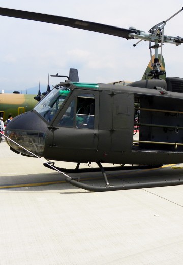 UH-1直升机