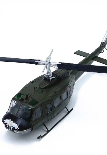 1/48 贝尔UH-1“休伊”直升机