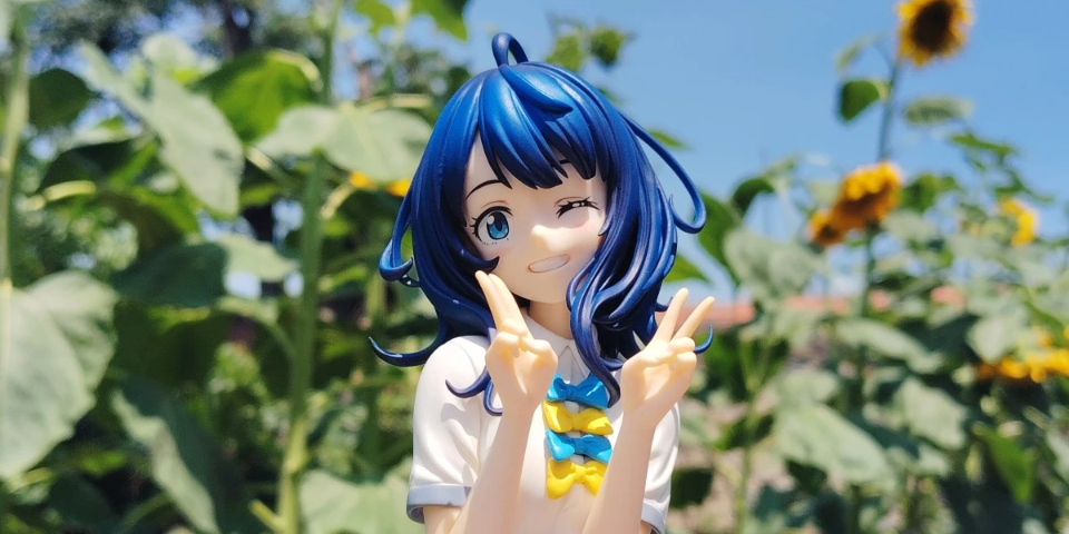 夏空云朵向日葵，阳光笑颜八奈见