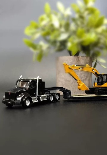 84420 肯沃斯T880牵引卡车+CAT320D压路机