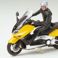 24256 1/24 雅马哈 TMAX 摩托车 + 骑手