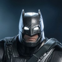 1/9可动人偶系列 蝙蝠侠大战超人：正义黎明 重甲蝙蝠侠