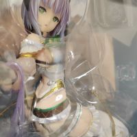 跟蘇菲比較。盒子很細